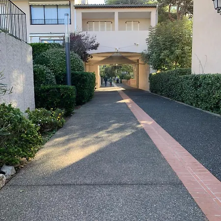 Domaine De La Coudouliere Dont Piscine De Mai A Septembre * Six-Fours-les-Plages