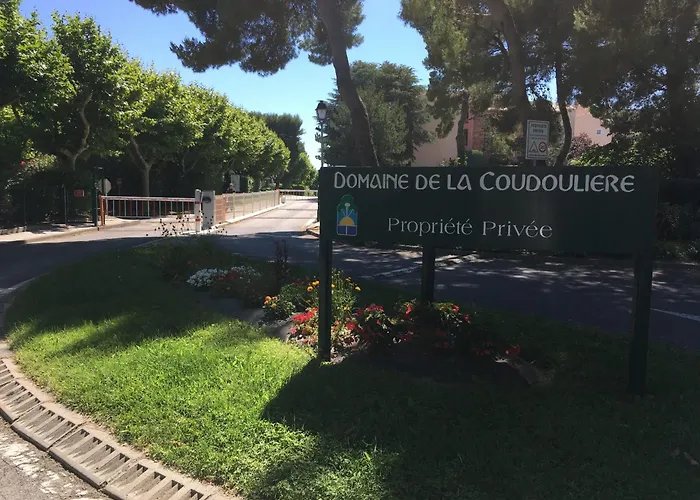 Domaine De La Coudouliere Dont Piscine De Mai A Septembre Six-Fours-les-Plages